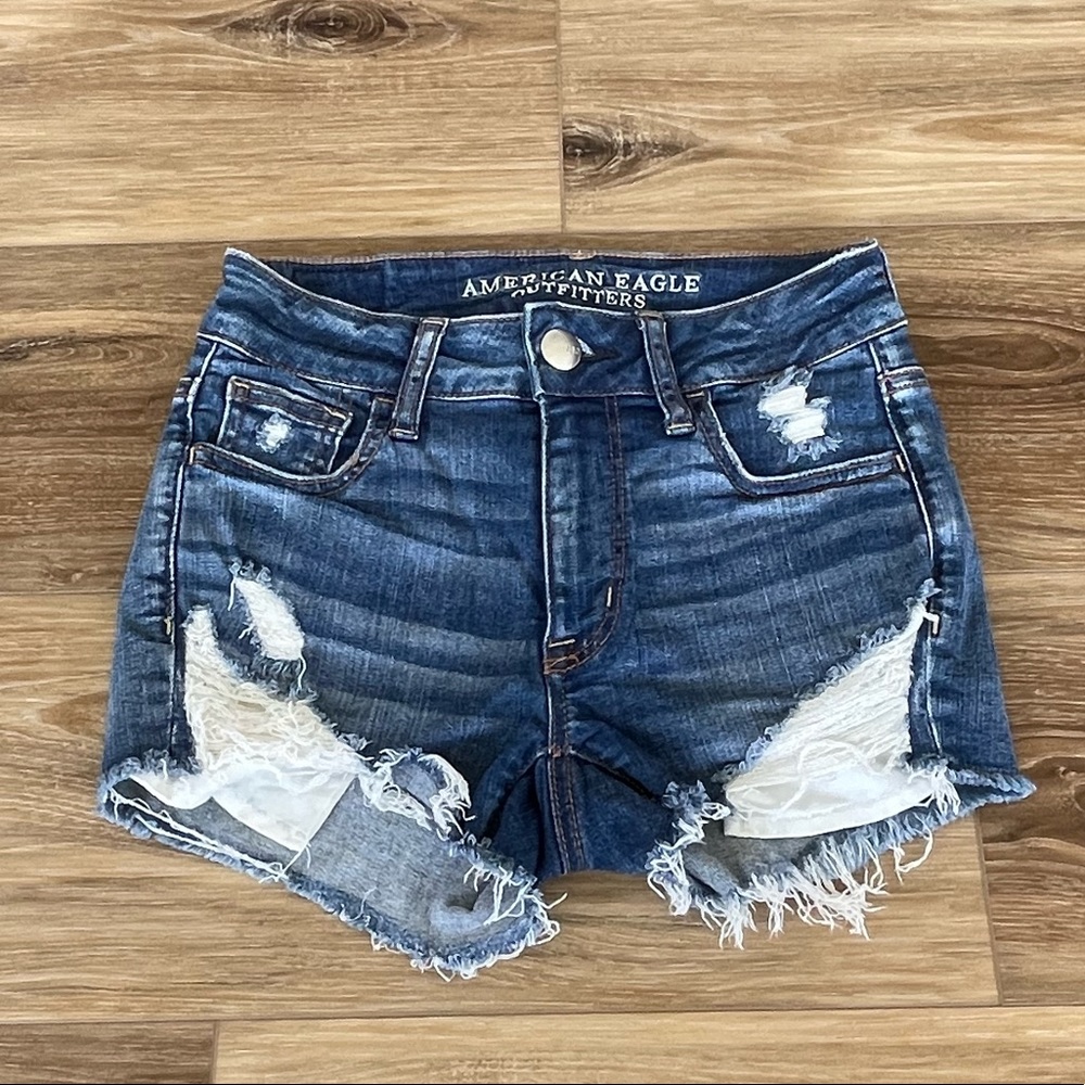 AMERICAN EAGLE SUPER STRETCH RIPPED JEAN SHORTS